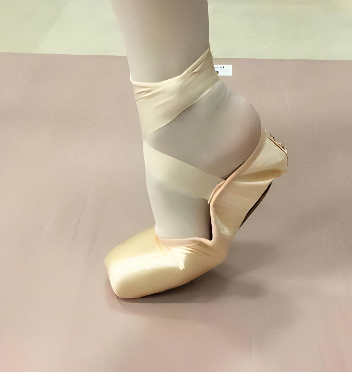 【トゥシューズの豆知識①：あなたの足は何型？】Ballet Studio Garden 　氷室友　矢島まい